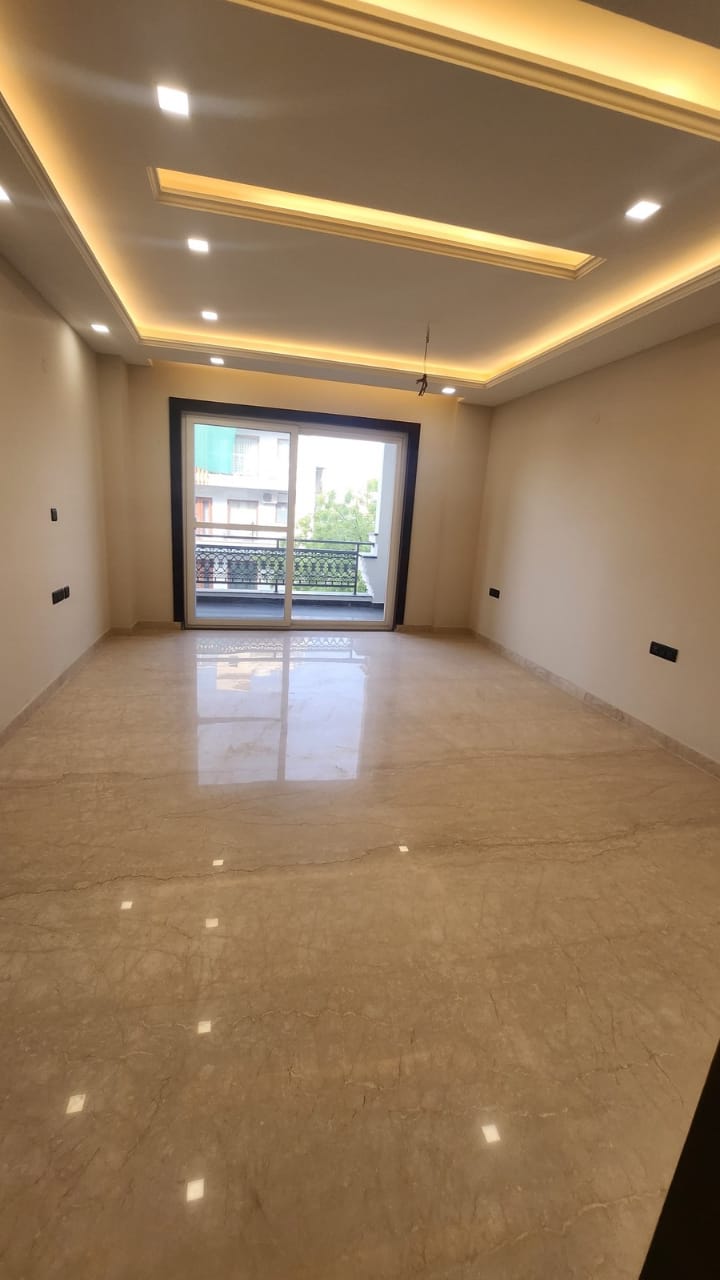 4 BHK, Builder Floor