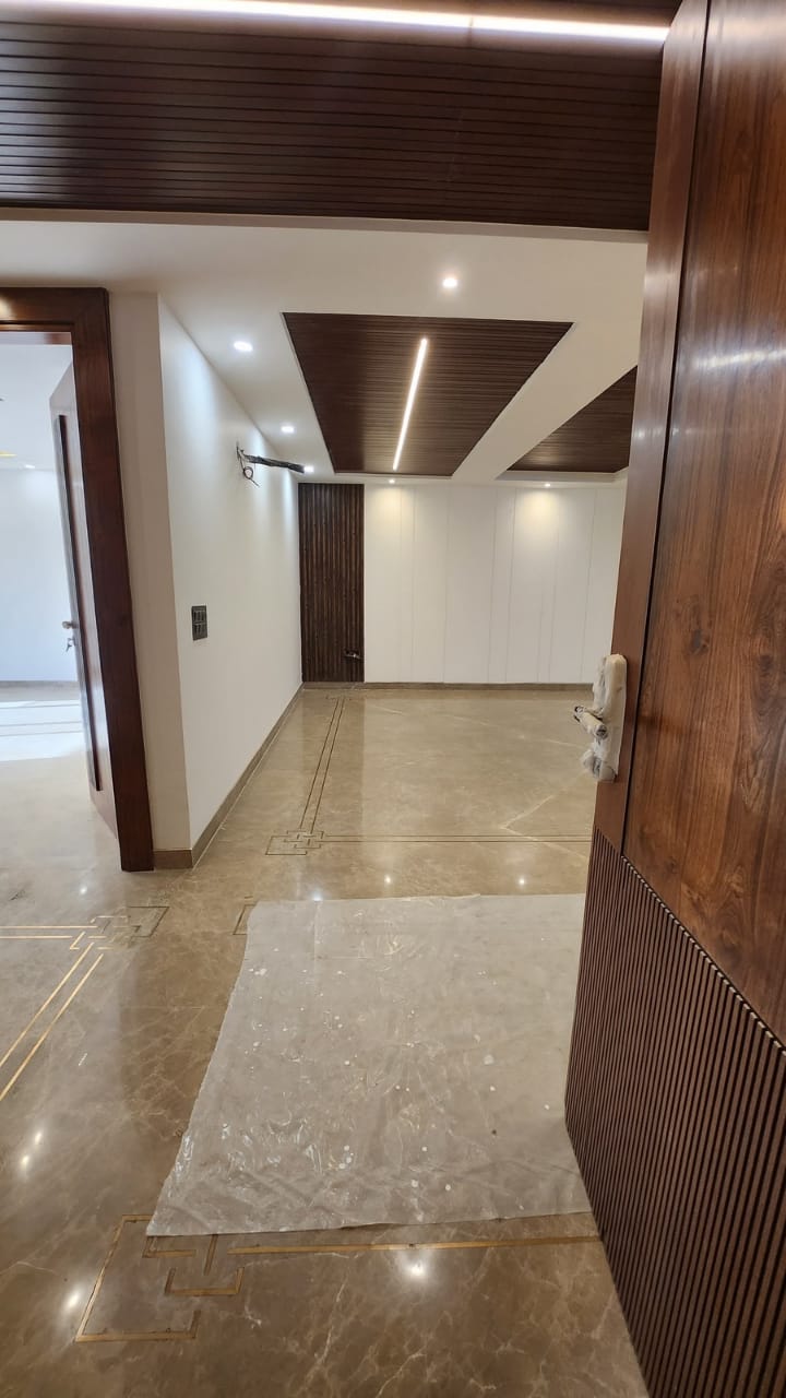 4 BHK, Builder Floor