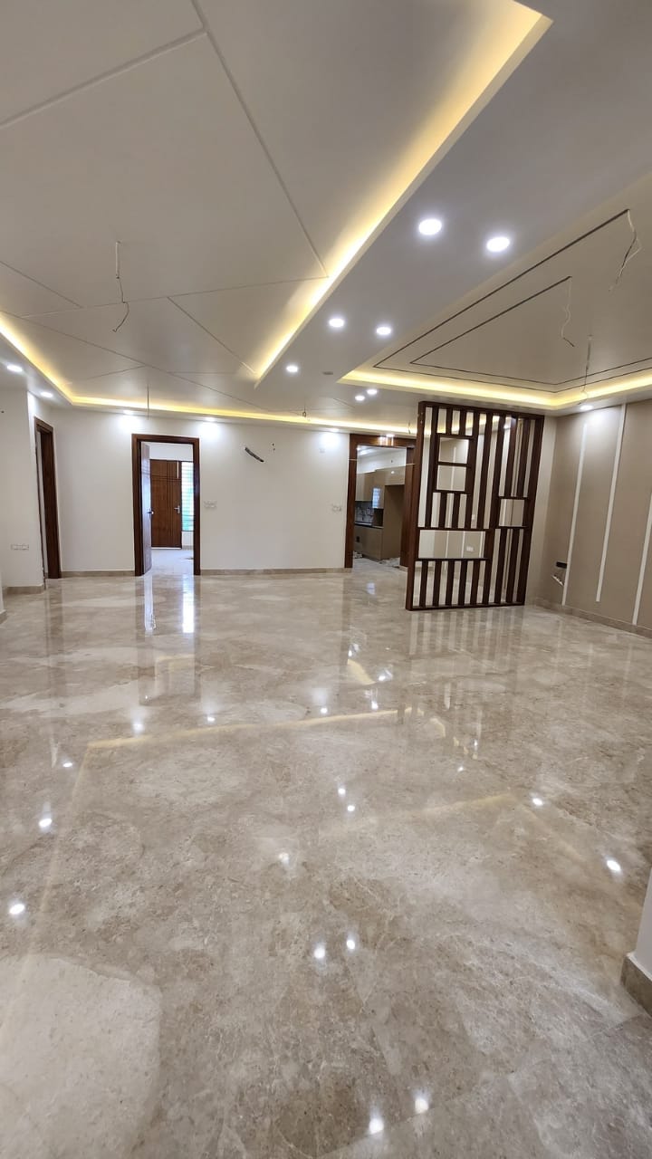 4 BHK, Builder Floor