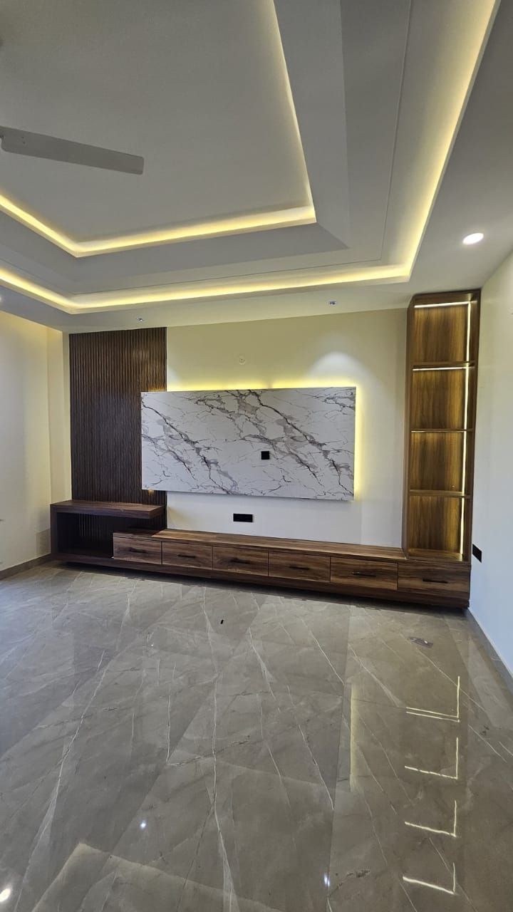 4 BHK, Builder Floor